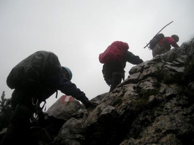 008-Freies Klettern durch regennasse Gletscherrinnen